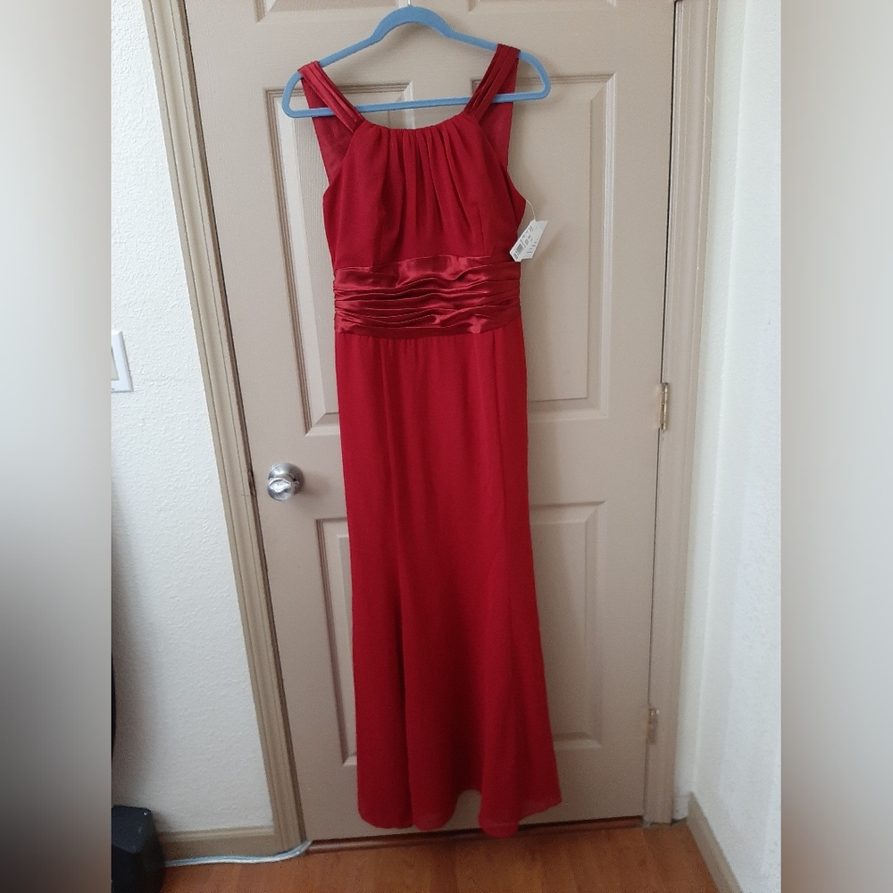 NWT dressDavid's Bridal Burgundy Bridesmaid